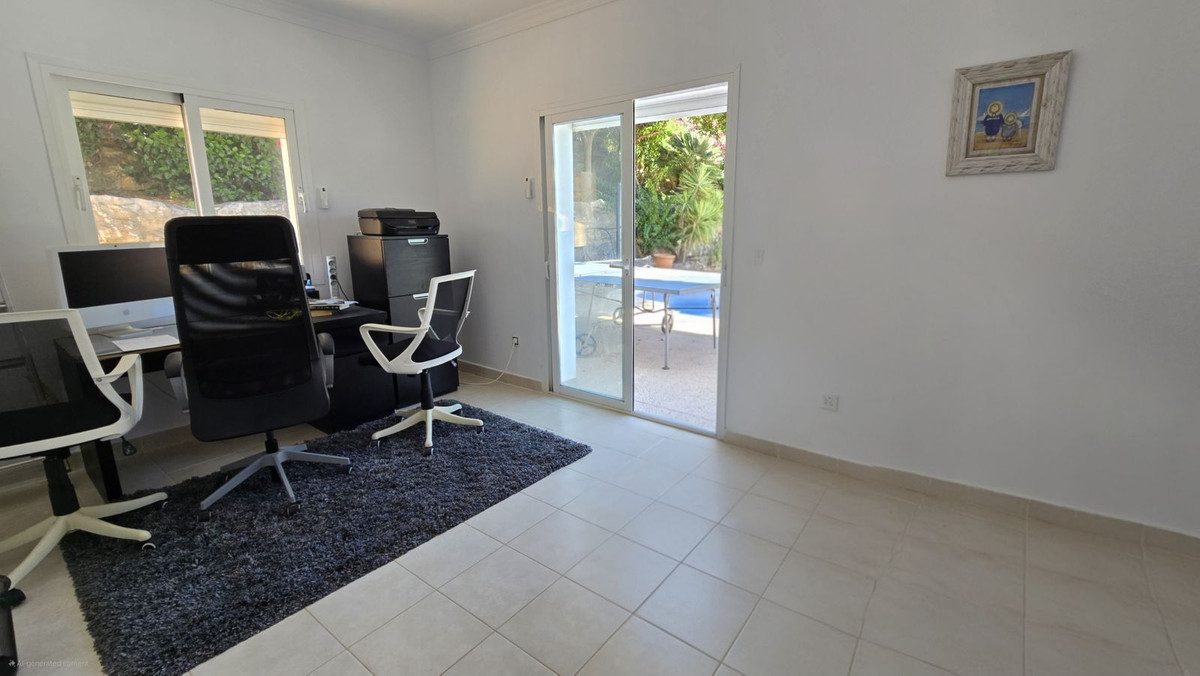 Detached Villa in Mijas, Costa del Sol – 4 beds – 1249000 € - photo 11 of 46