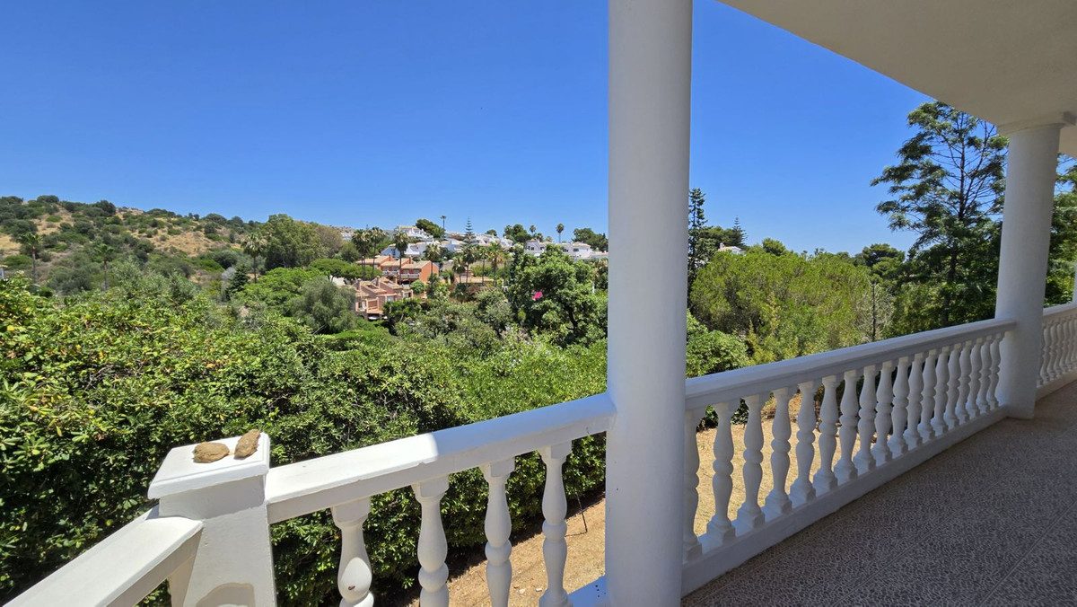 Detached Villa in Mijas, Costa del Sol – 4 beds – 1249000 € - photo 13 of 46