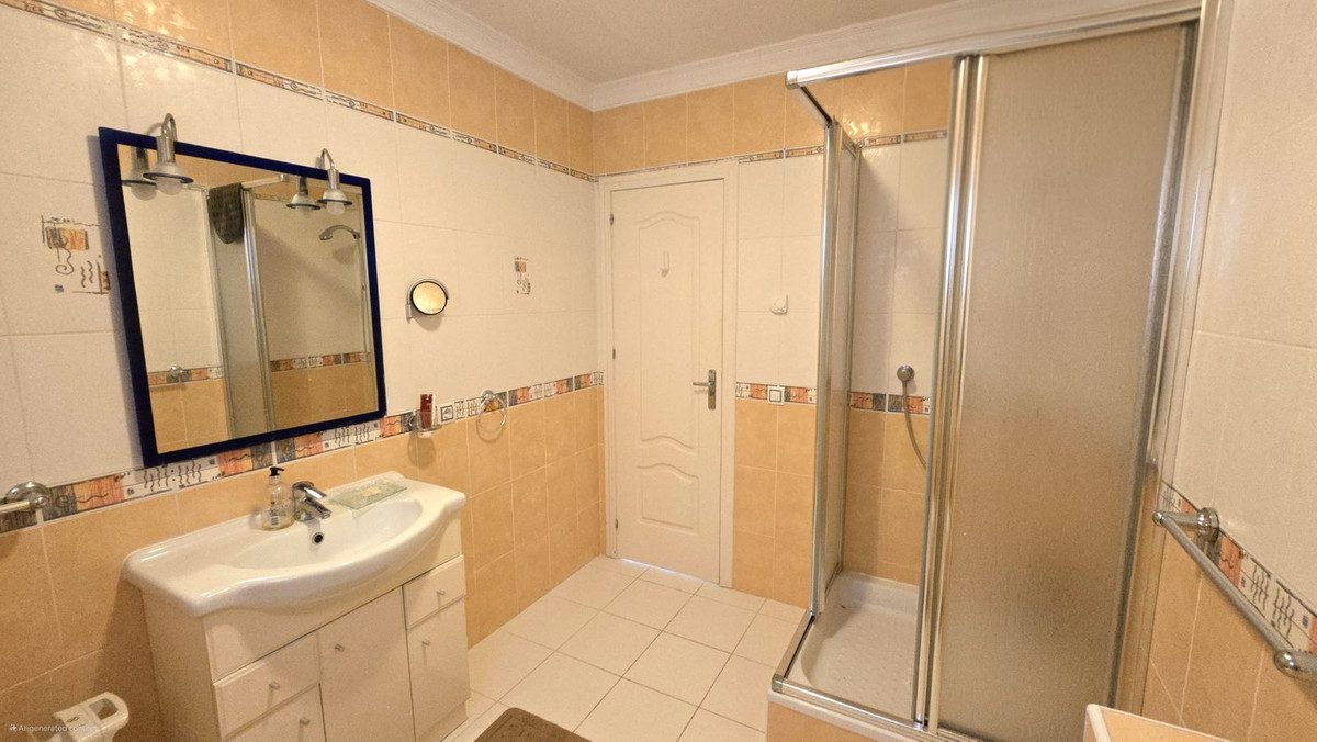 Detached Villa in Mijas, Costa del Sol – 4 beds – 1249000 € - photo 23 of 46