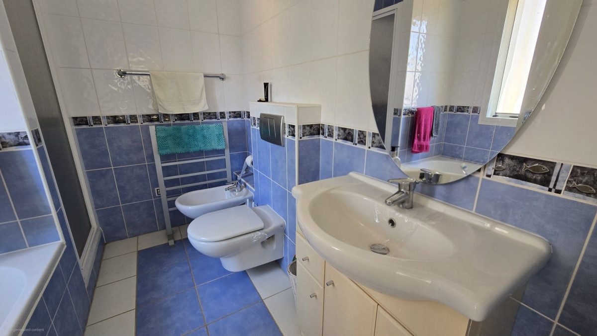 Detached Villa in Mijas, Costa del Sol – 4 beds – 1249000 € - photo 30 of 46
