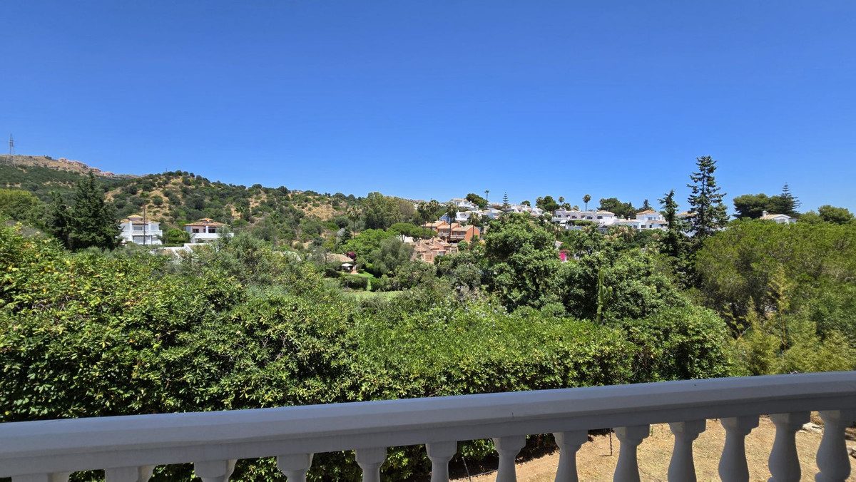 Detached Villa in Mijas, Costa del Sol – 4 beds – 1249000 € - photo 43 of 46