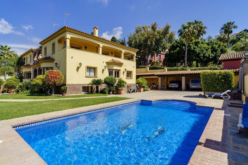 Detached Villa in Benahavís, Costa del Sol – 5 beds – 1980000 €