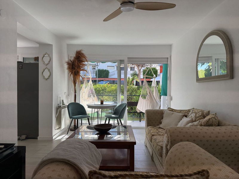 Middle Floor Apartment in Estepona, Costa del Sol – 3 beds – 275000 €