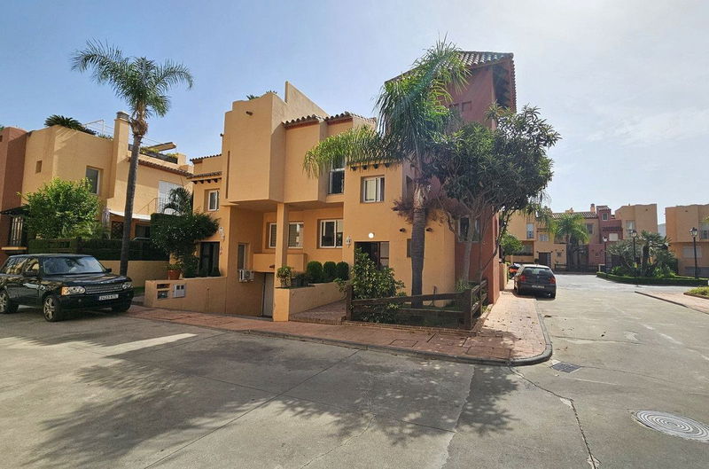 Townhouse in Marbella, Costa del Sol – 4 beds – 599000 €