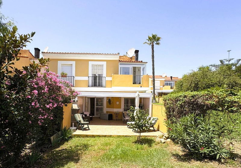Townhouse in Manilva, Costa del Sol – 3 beds – 385000 €