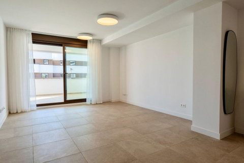Middle Floor Apartment in Estepona, Costa del Sol – 2 beds – 595000 € - photo 6 of 29