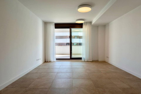 Middle Floor Apartment in Estepona, Costa del Sol – 2 beds – 595000 € - photo 13 of 29