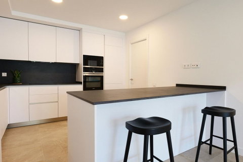 Middle Floor Apartment in Estepona, Costa del Sol – 2 beds – 595000 € - photo 15 of 29