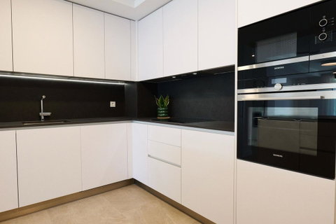 Middle Floor Apartment in Estepona, Costa del Sol – 2 beds – 595000 € - photo 18 of 29