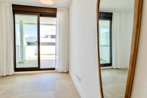 Middle Floor Apartment in Estepona, Costa del Sol – 2 beds – 595000 € - photo 24 of 29