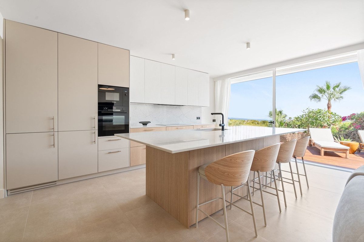 Ground Floor Apartment in Marbella, Costa del Sol – 3 beds – 1250000 € - photo 3 of 30