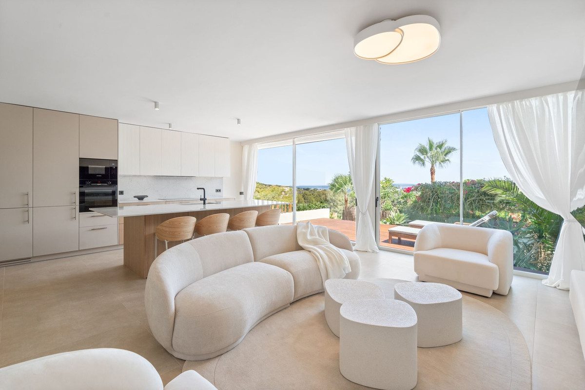 Ground Floor Apartment in Marbella, Costa del Sol – 3 beds – 1250000 € - photo 4 of 30