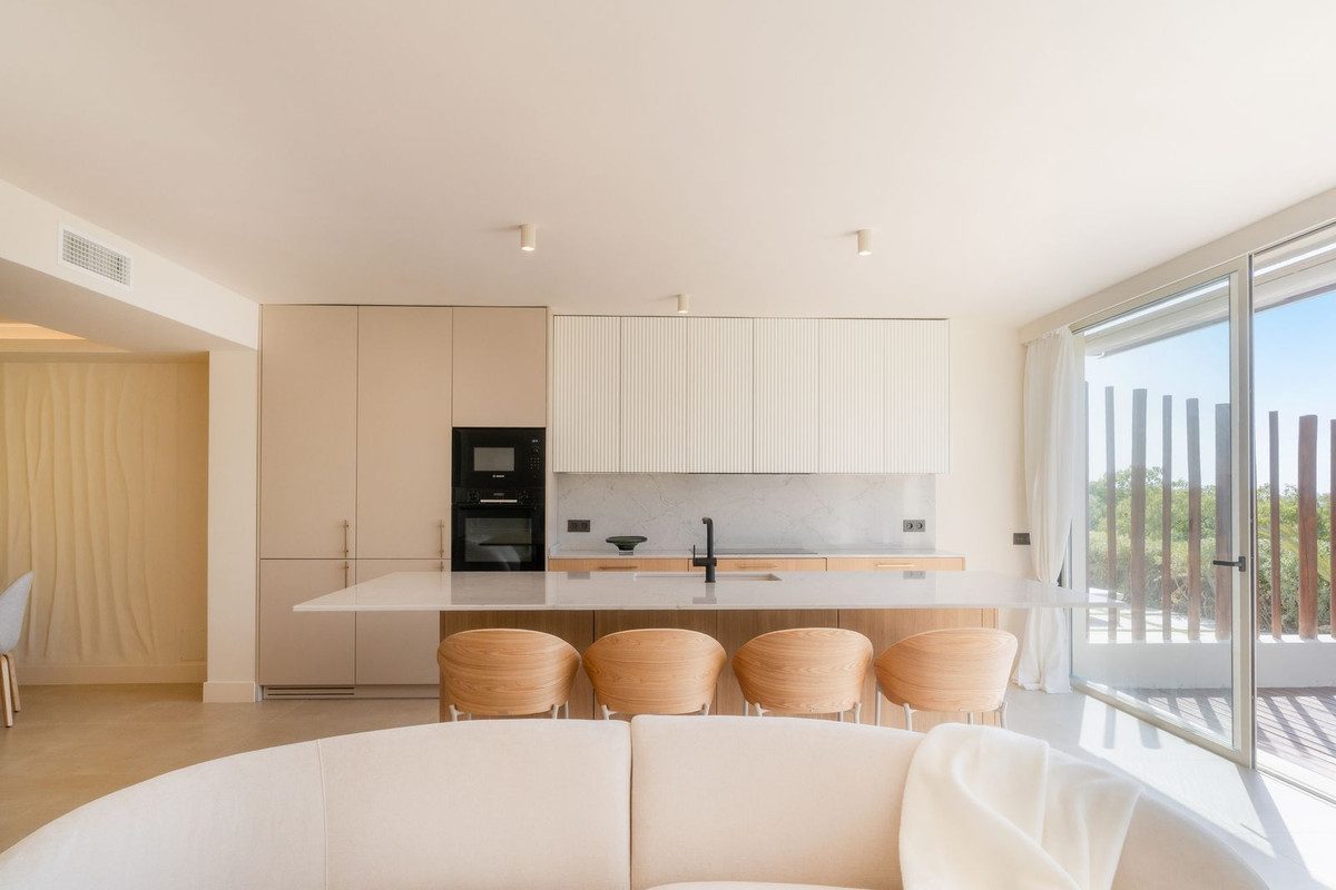 Ground Floor Apartment in Marbella, Costa del Sol – 3 beds – 1250000 € - photo 8 of 30