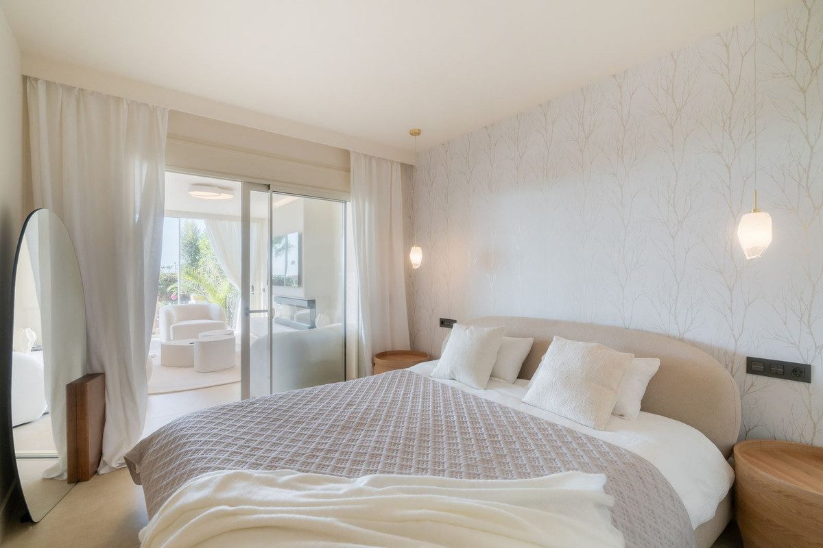 Ground Floor Apartment in Marbella, Costa del Sol – 3 beds – 1250000 € - photo 14 of 30