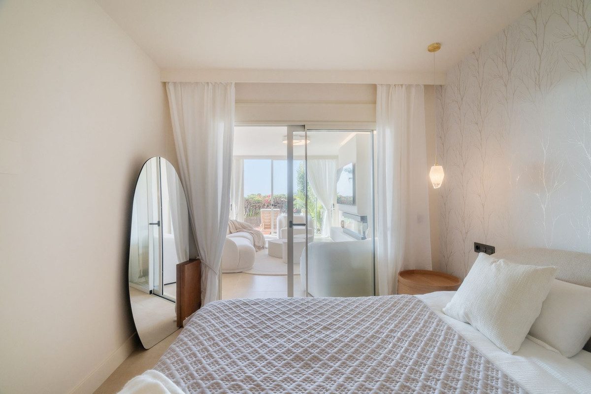Ground Floor Apartment in Marbella, Costa del Sol – 3 beds – 1250000 € - photo 15 of 30