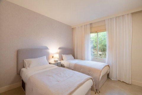 Ground Floor Apartment in Marbella, Costa del Sol – 3 beds – 1250000 € - photo 18 of 30