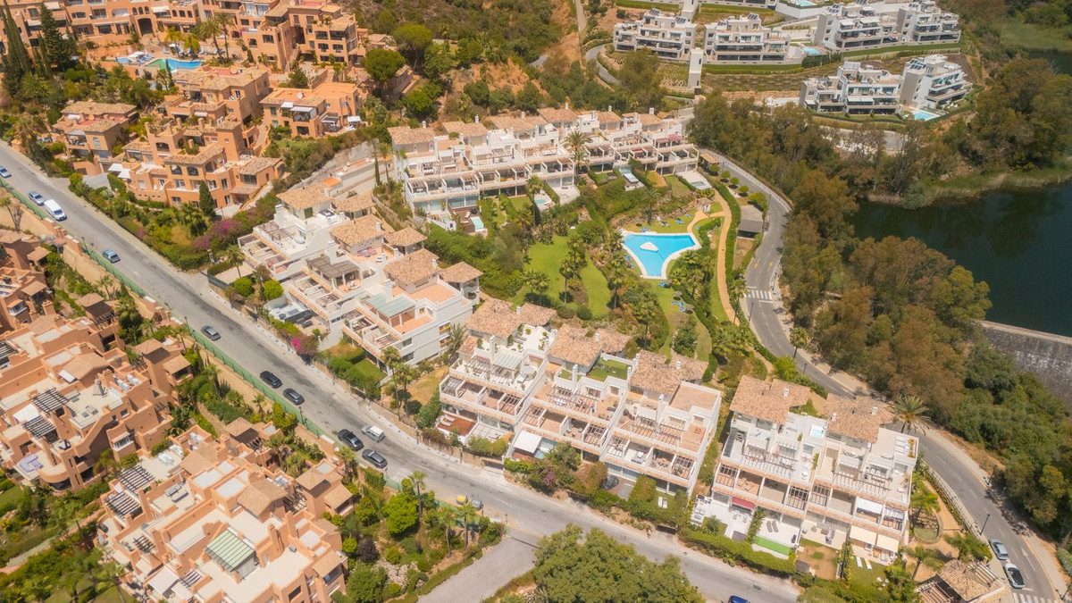 Ground Floor Apartment in Marbella, Costa del Sol – 3 beds – 1250000 € - photo 29 of 30