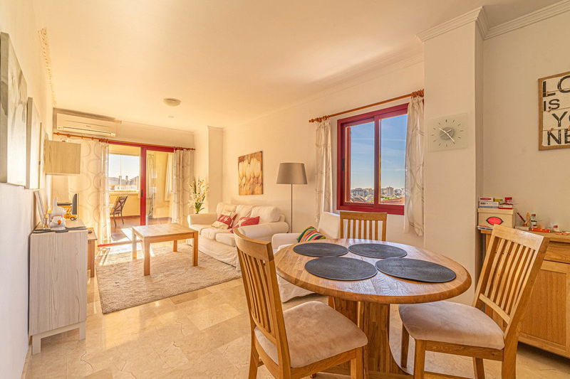 Middle Floor Apartment in Fuengirola, Costa del Sol – 2 beds – 289000 €