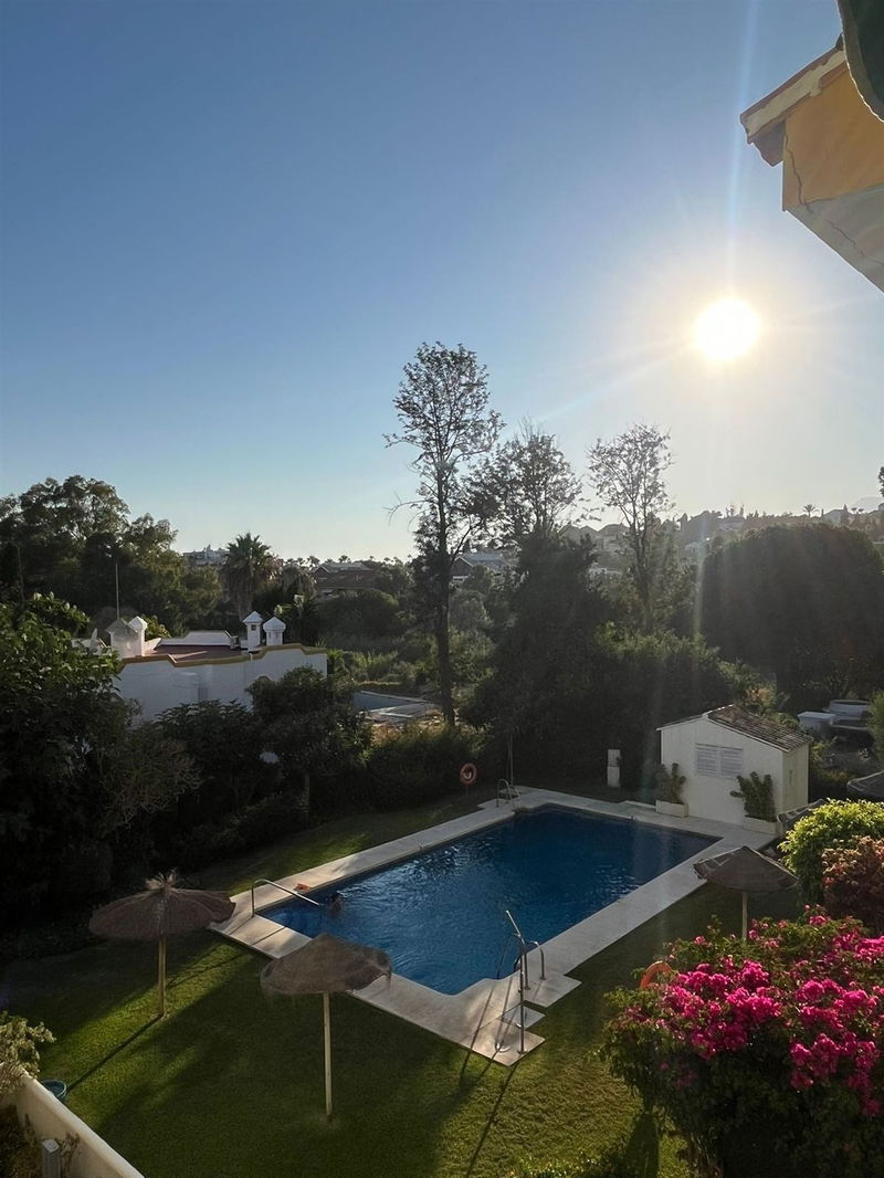 Middle Floor Apartment in Marbella, Costa del Sol – 2 beds – 358000 €