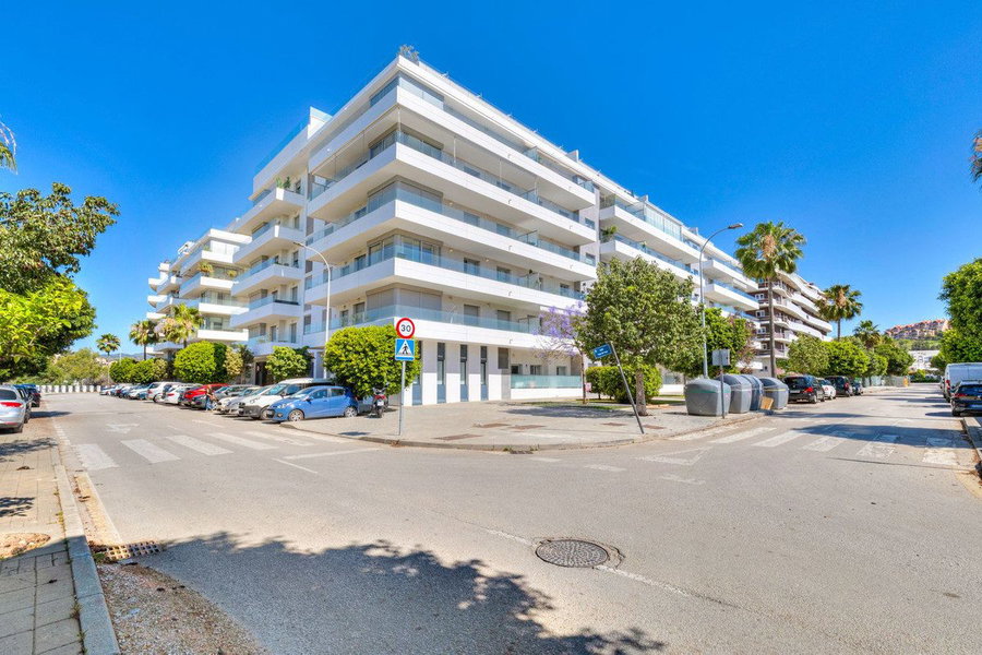 Middle Floor Apartment in Marbella, Costa del Sol – 3 beds – 495000 € - photo 1 of 10