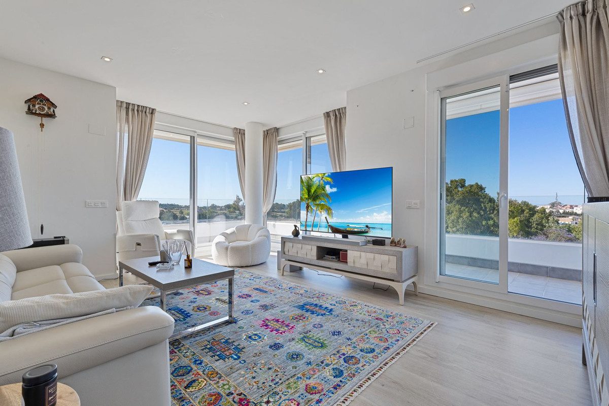 Middle Floor Apartment in Marbella, Costa del Sol – 3 beds – 495000 € - photo 3 of 10