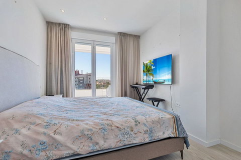 Middle Floor Apartment in Marbella, Costa del Sol – 3 beds – 495000 € - photo 8 of 10