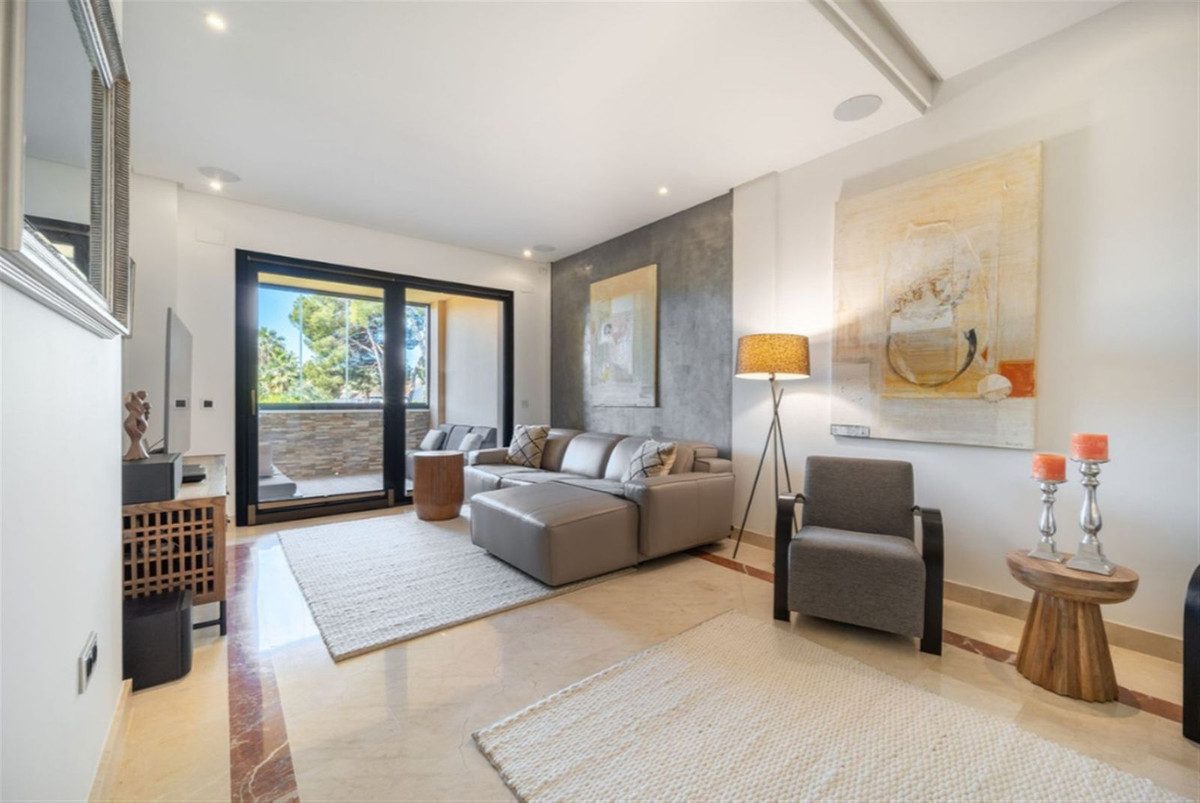 Middle Floor Apartment in Marbella, Costa del Sol – 3 beds – 899000 € - photo 5 of 31