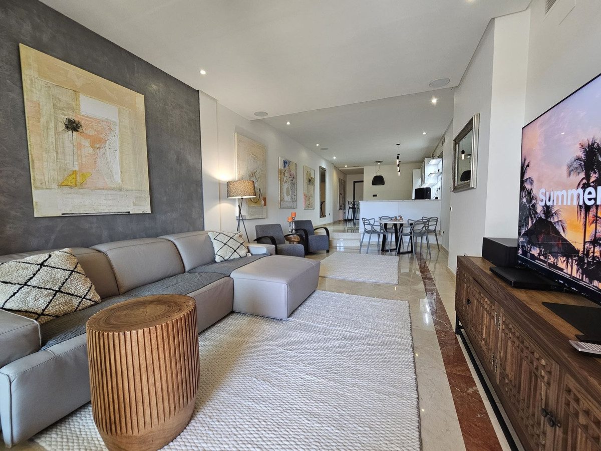 Middle Floor Apartment in Marbella, Costa del Sol – 3 beds – 899000 € - photo 6 of 31