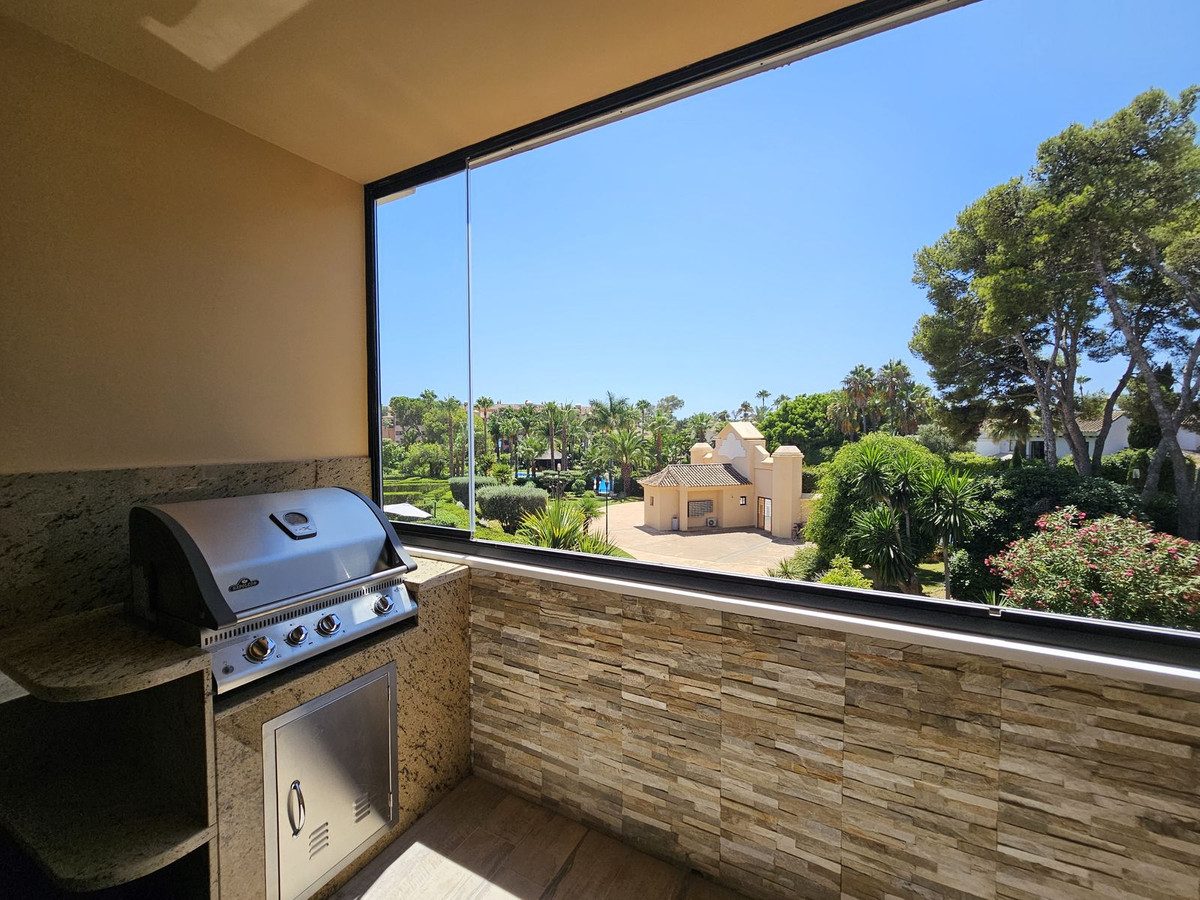 Middle Floor Apartment in Marbella, Costa del Sol – 3 beds – 899000 € - photo 10 of 31