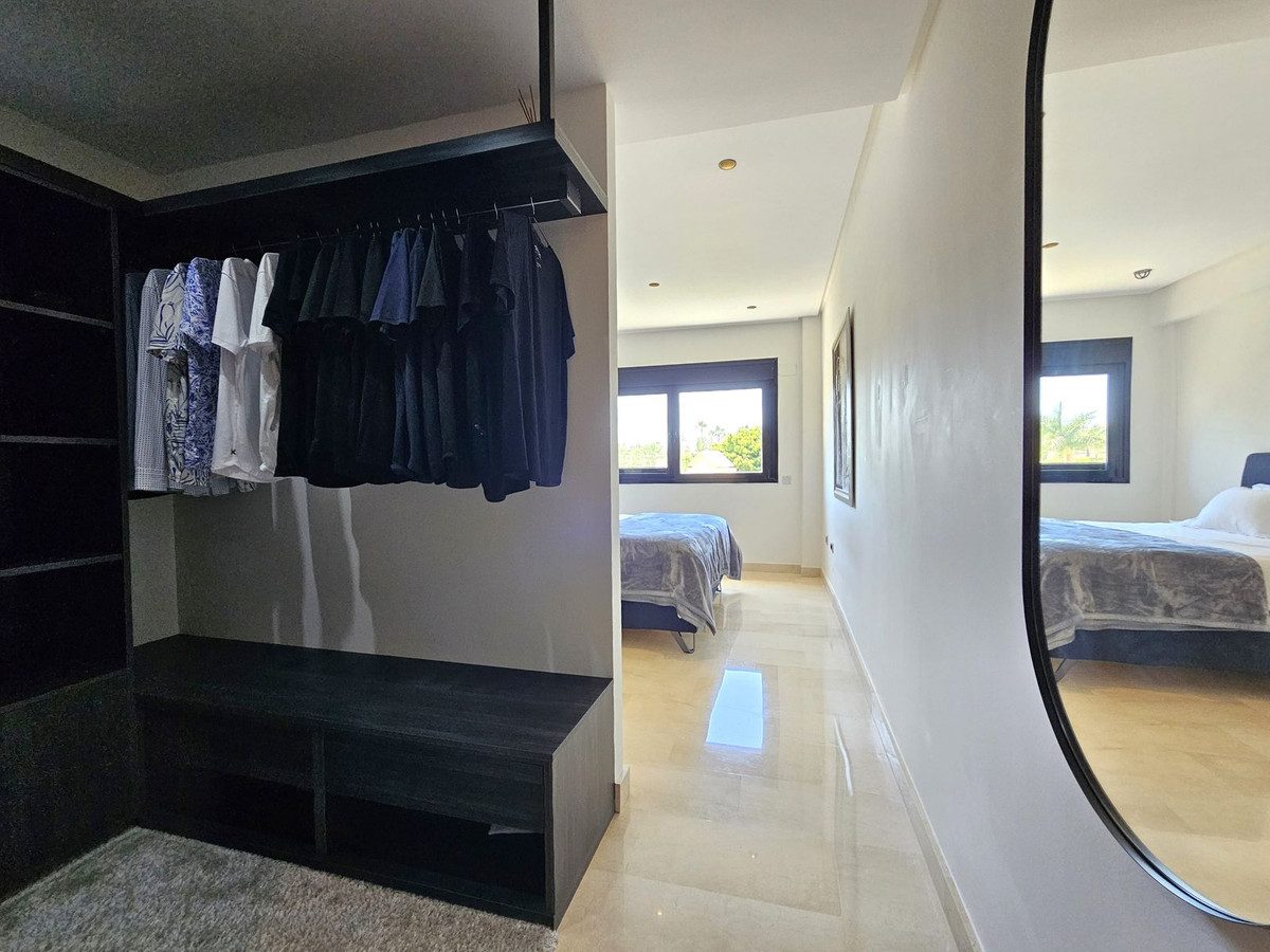 Middle Floor Apartment in Marbella, Costa del Sol – 3 beds – 899000 € - photo 12 of 31