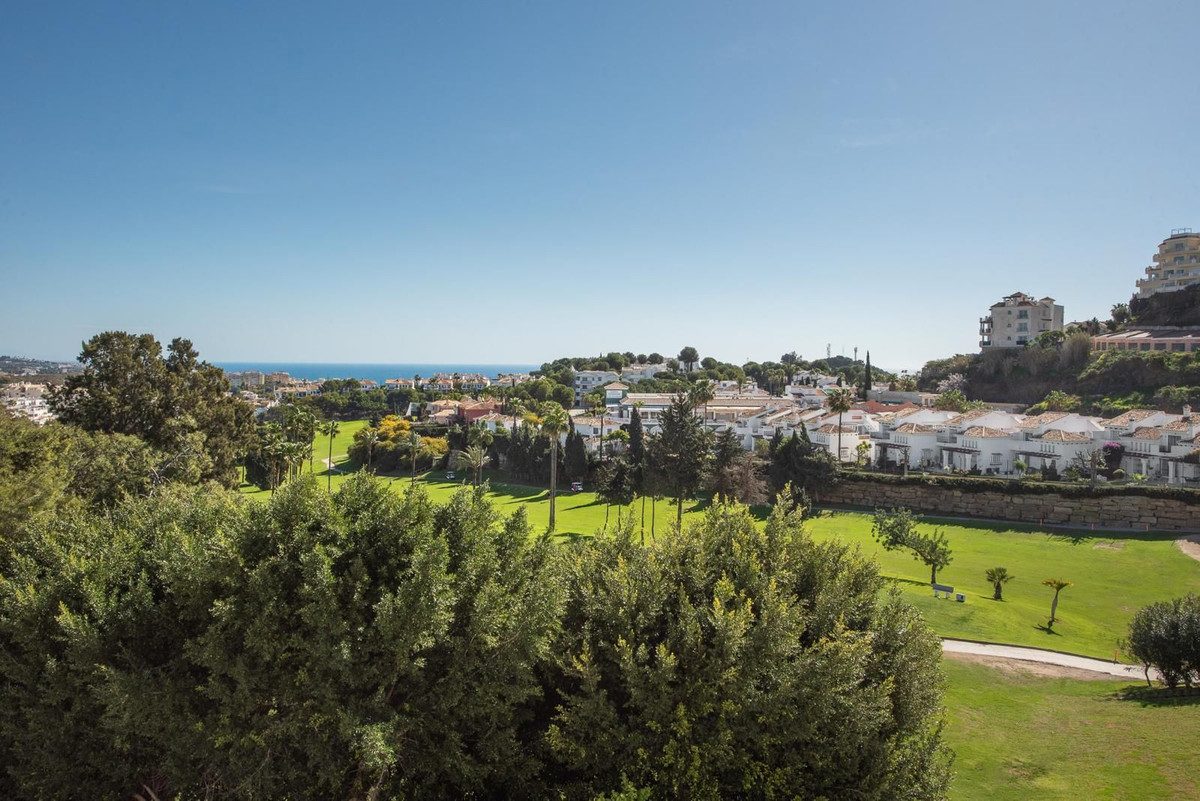 Ground Floor Apartment in Mijas, Costa del Sol – 2 beds – 325000 € - photo 3 of 39