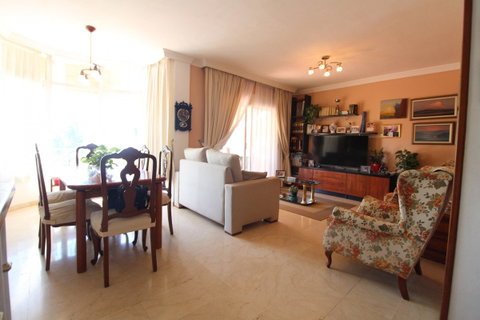 Detached Villa in Marbella, Costa del Sol – 4 beds – 750000 € - photo 9 of 26