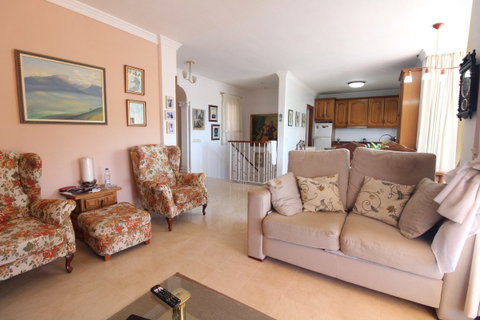 Detached Villa in Marbella, Costa del Sol – 4 beds – 750000 € - photo 10 of 26