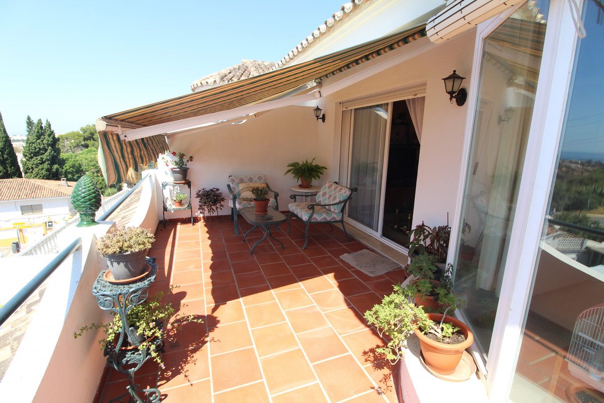 Detached Villa in Marbella, Costa del Sol – 4 beds – 750000 € - photo 11 of 26