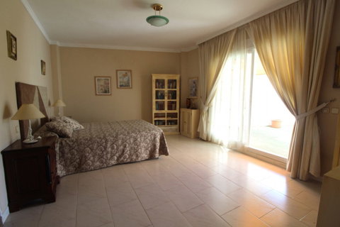 Detached Villa in Marbella, Costa del Sol – 4 beds – 750000 € - photo 17 of 26