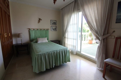 Detached Villa in Marbella, Costa del Sol – 4 beds – 750000 € - photo 22 of 26