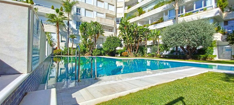 Middle Floor Apartment in Marbella, Costa del Sol – 2 beds – 650000 €