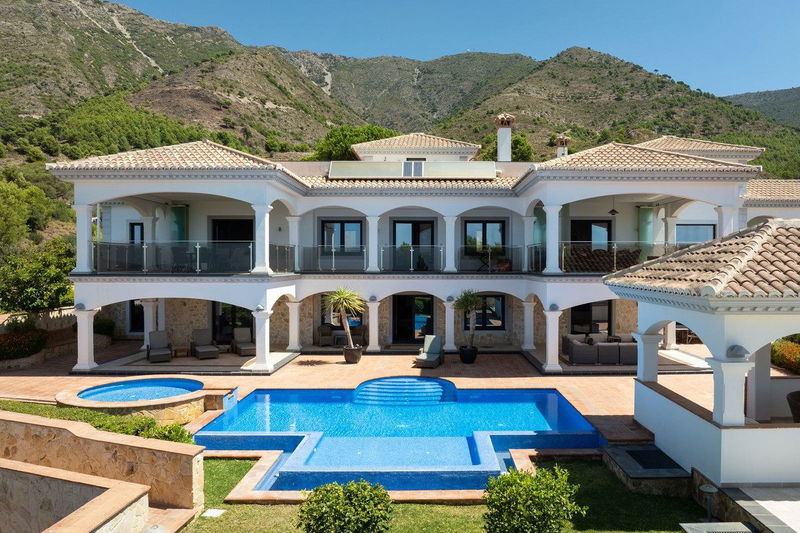 Detached Villa in Mijas, Costa del Sol – 4 beds – 2495000 €