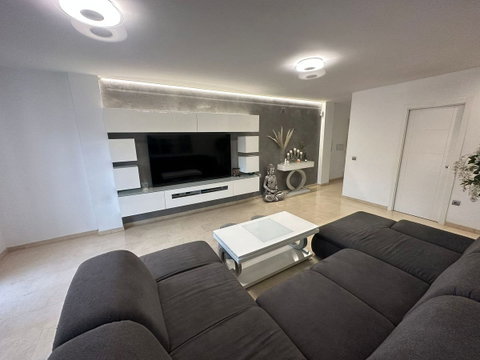 Middle Floor Apartment in Marbella, Costa del Sol – 3 beds – 450000 € - photo 2 of 14