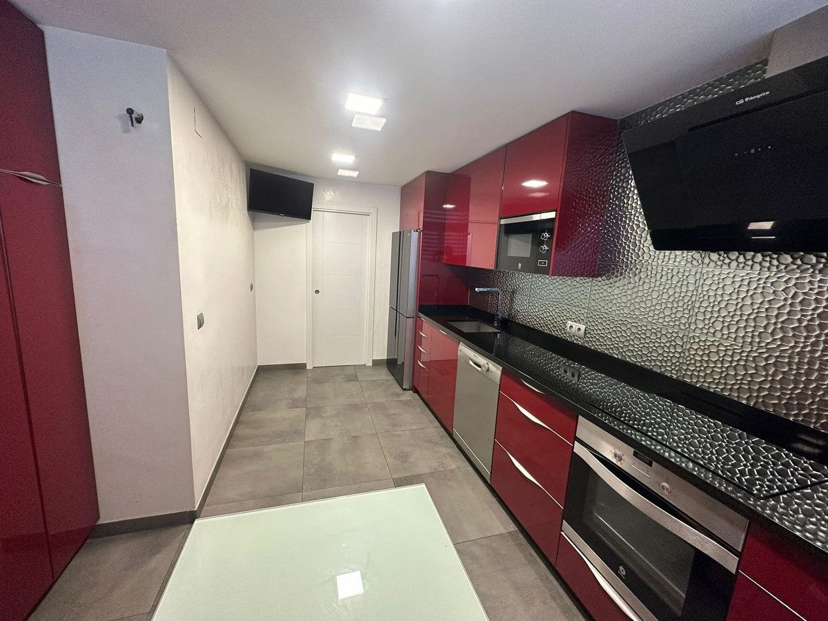Middle Floor Apartment in Marbella, Costa del Sol – 3 beds – 450000 € - photo 13 of 14