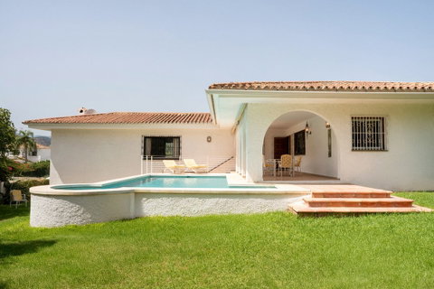 Detached Villa in Torremolinos, Costa del Sol – 3 beds – 1095000 € - photo 3 of 46