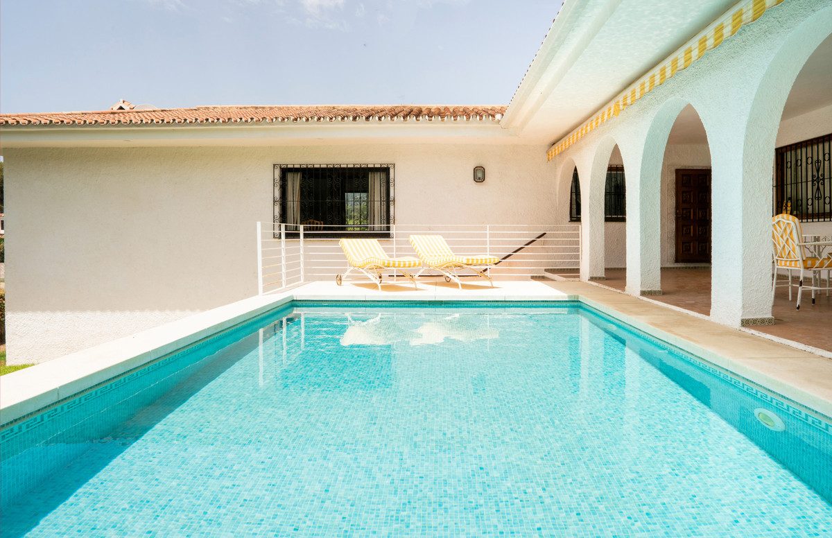 Detached Villa in Torremolinos, Costa del Sol – 3 beds – 1095000 € - photo 4 of 46