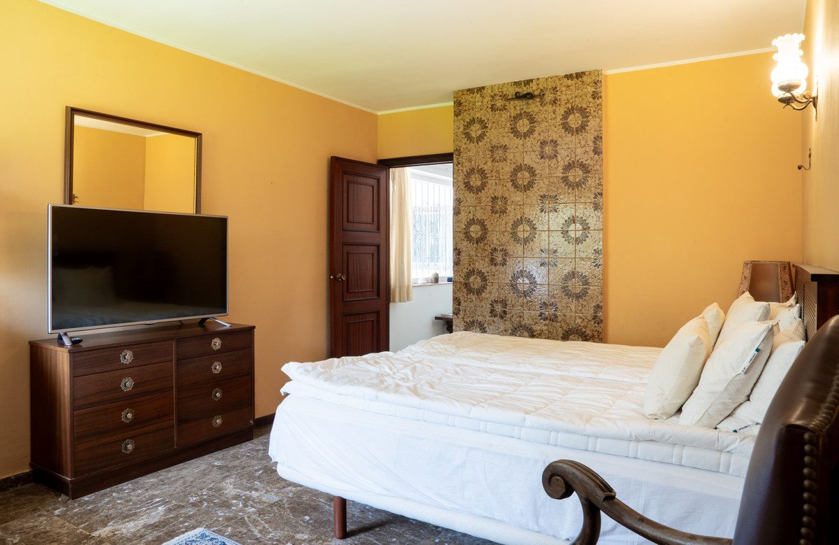 Detached Villa in Torremolinos, Costa del Sol – 3 beds – 1095000 € - photo 25 of 46