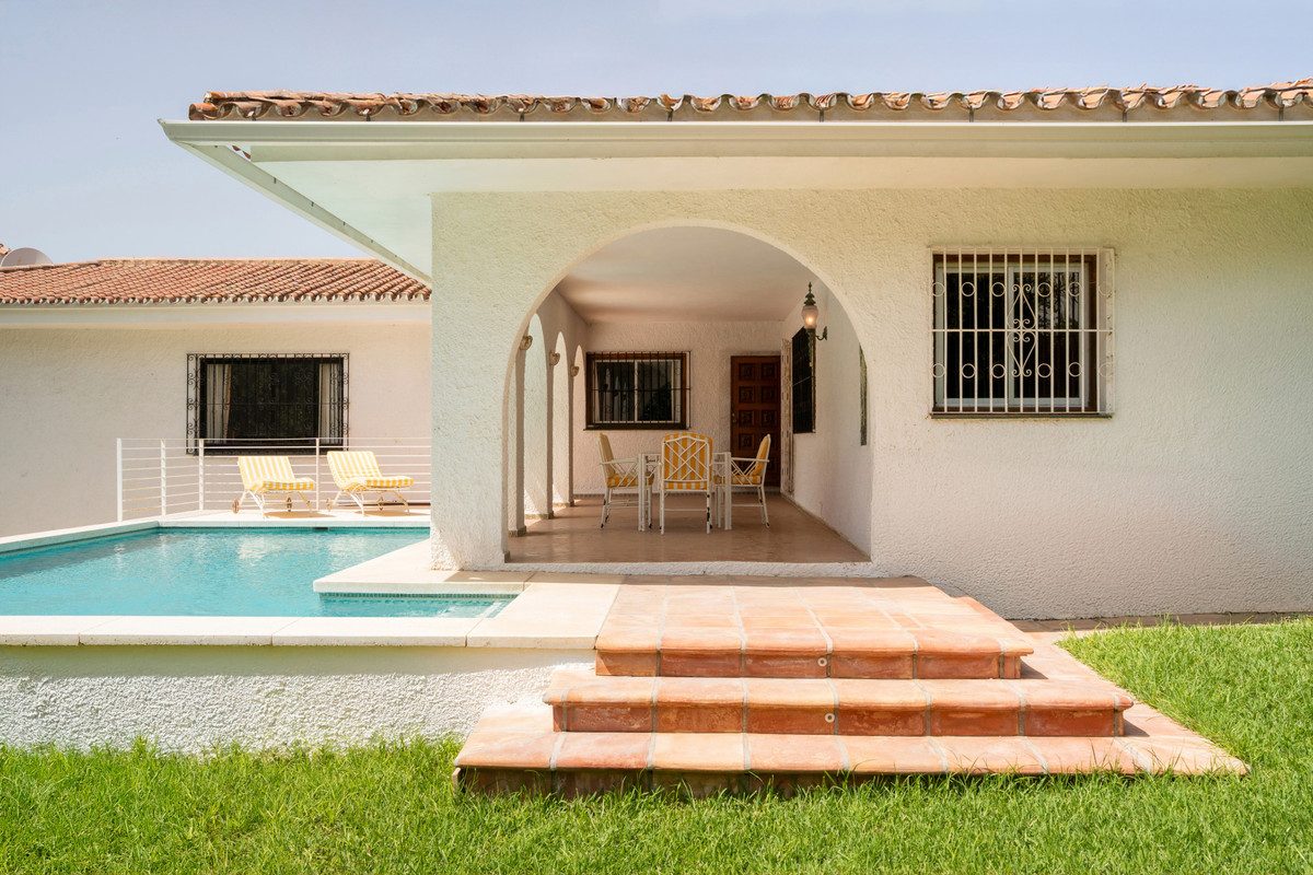 Detached Villa in Torremolinos, Costa del Sol – 3 beds – 1095000 € - photo 33 of 46