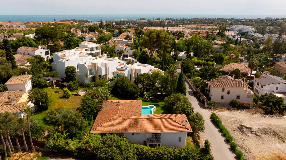 Detached Villa in Torremolinos, Costa del Sol – 3 beds – 1095000 € - photo 45 of 46
