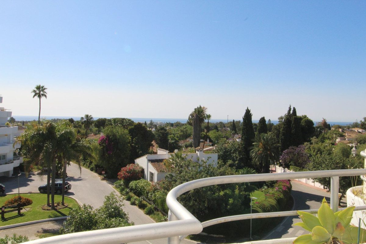 Middle Floor Apartment in Marbella, Costa del Sol – 3 beds – 750000 € - photo 7 of 24