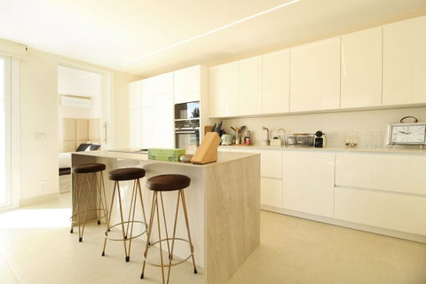 Middle Floor Apartment in Marbella, Costa del Sol – 3 beds – 750000 € - photo 12 of 24