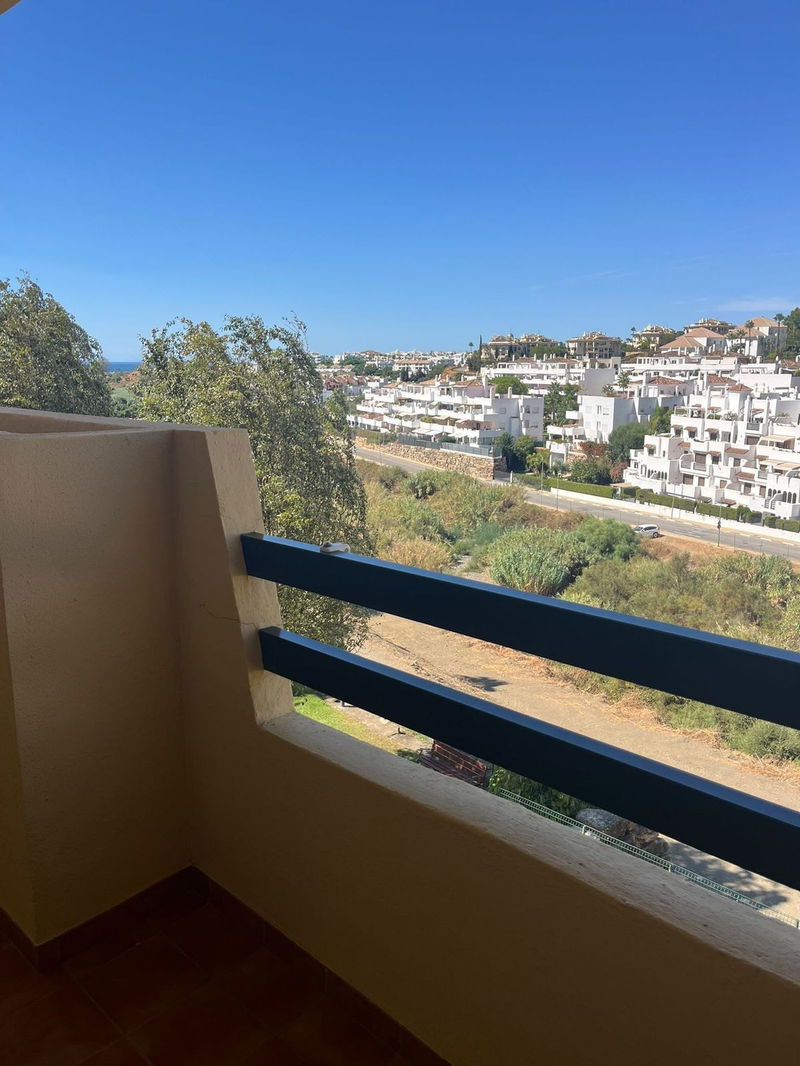 Middle Floor Apartment in Estepona, Costa del Sol – 3 beds – 349000 €