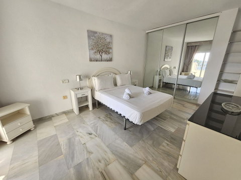 Middle Floor Apartment in Mijas, Costa del Sol – 2 beds – 289000 € - photo 18 of 34