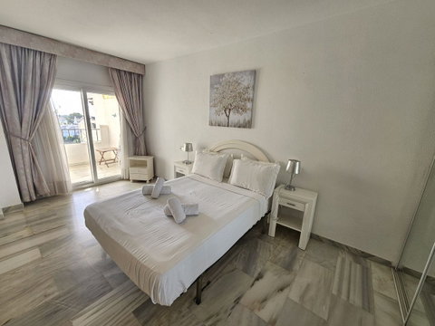 Middle Floor Apartment in Mijas, Costa del Sol – 2 beds – 289000 € - photo 21 of 34